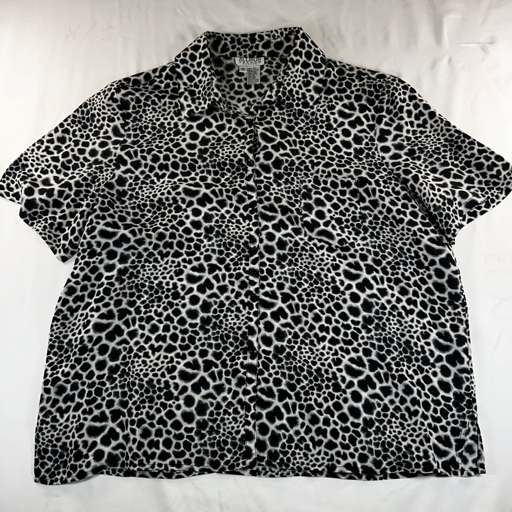 Allison Taylor Petite Silk Blouse Black‎ White Leopard Print Button Down Shirt M